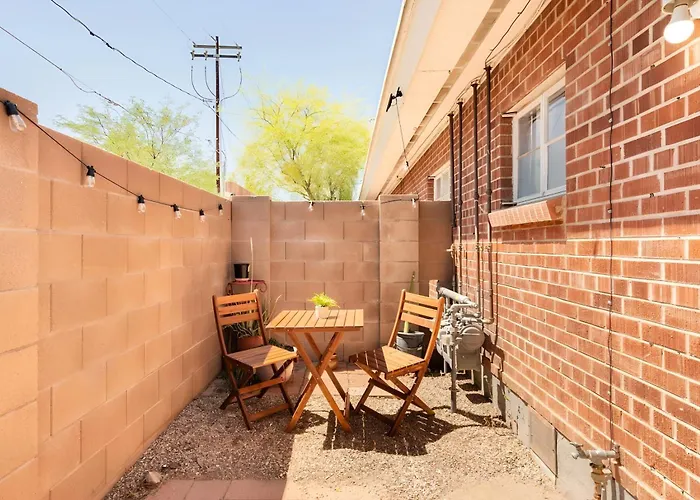 Spring Escape 1br By Ua Dt Just 2 Min To Banner