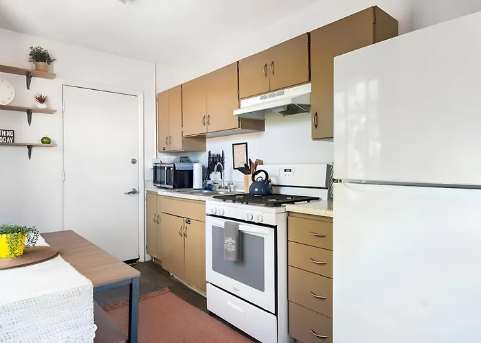 Spring Escape 1br By Ua Dt Just 2 Min To Banner *